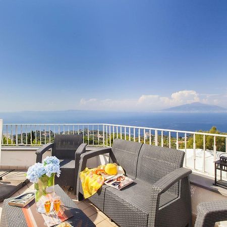 Amore Rentals - Casa Augusta A ซอร์เรนโต ภายนอก รูปภาพ