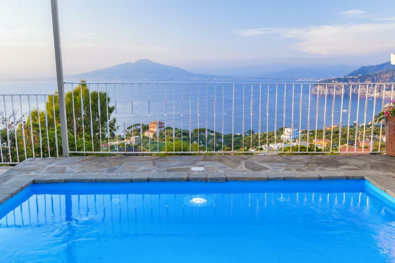 Amore Rentals - Casa Augusta A ซอร์เรนโต ภายนอก รูปภาพ