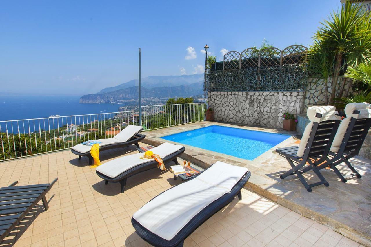 Amore Rentals - Casa Augusta A ซอร์เรนโต ภายนอก รูปภาพ