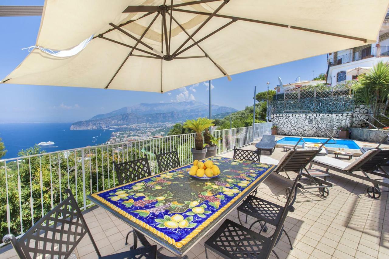 Amore Rentals - Casa Augusta A ซอร์เรนโต ภายนอก รูปภาพ