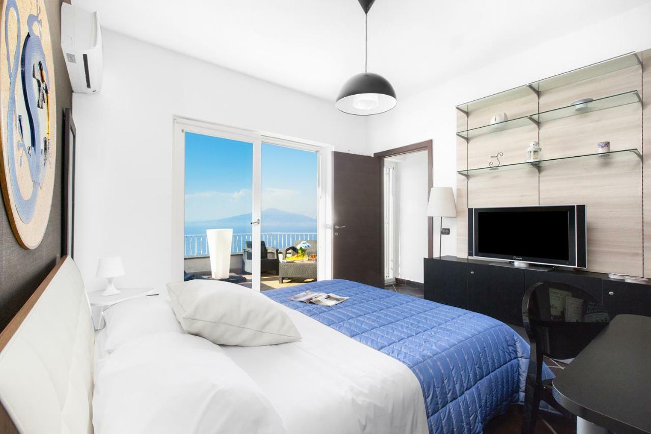 Amore Rentals - Casa Augusta A ซอร์เรนโต ภายนอก รูปภาพ