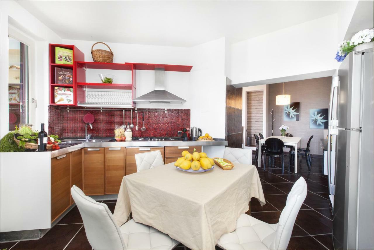 Amore Rentals - Casa Augusta A ซอร์เรนโต ภายนอก รูปภาพ