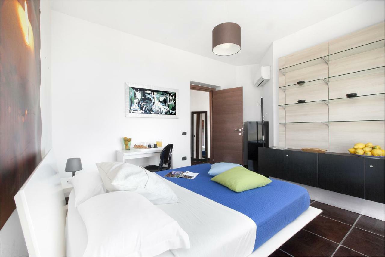 Amore Rentals - Casa Augusta A ซอร์เรนโต ภายนอก รูปภาพ