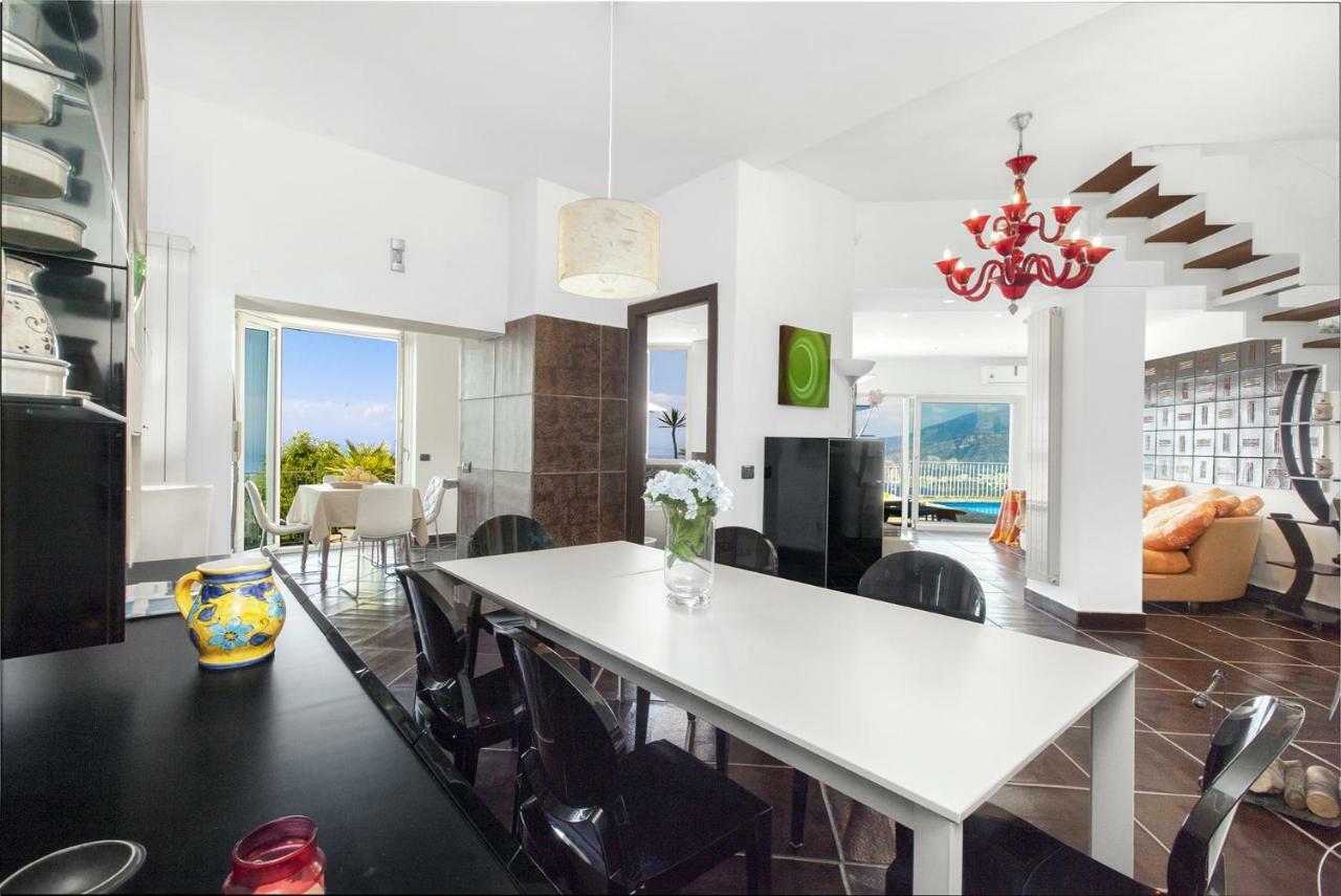 Amore Rentals - Casa Augusta A ซอร์เรนโต ภายนอก รูปภาพ